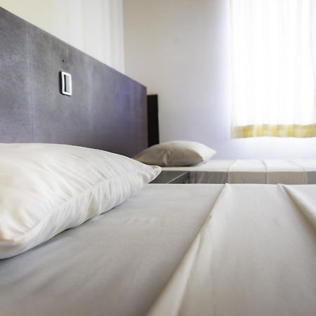 Hotel Sunshine コロンボ エクステリア 写真