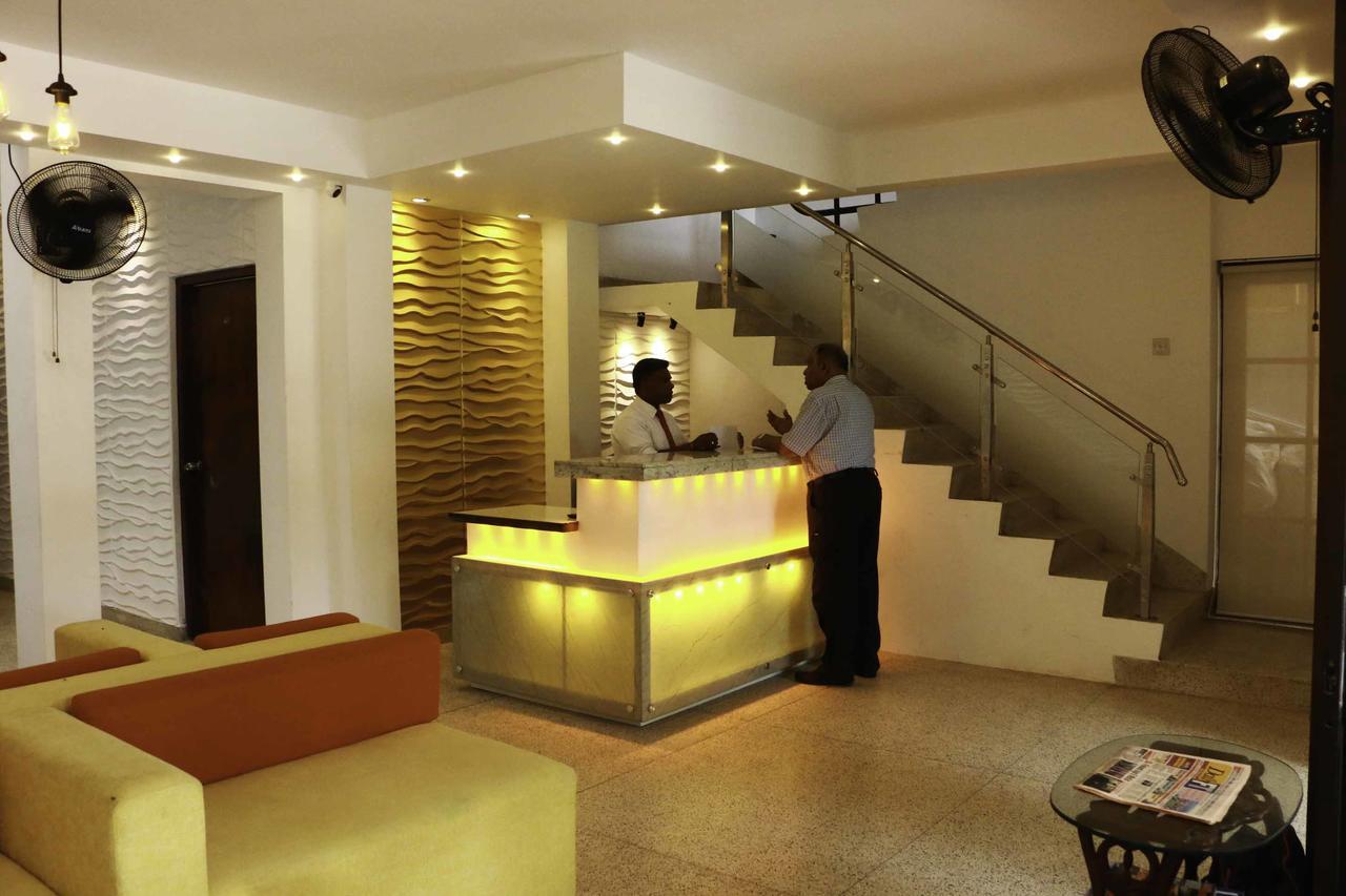 Hotel Sunshine コロンボ エクステリア 写真